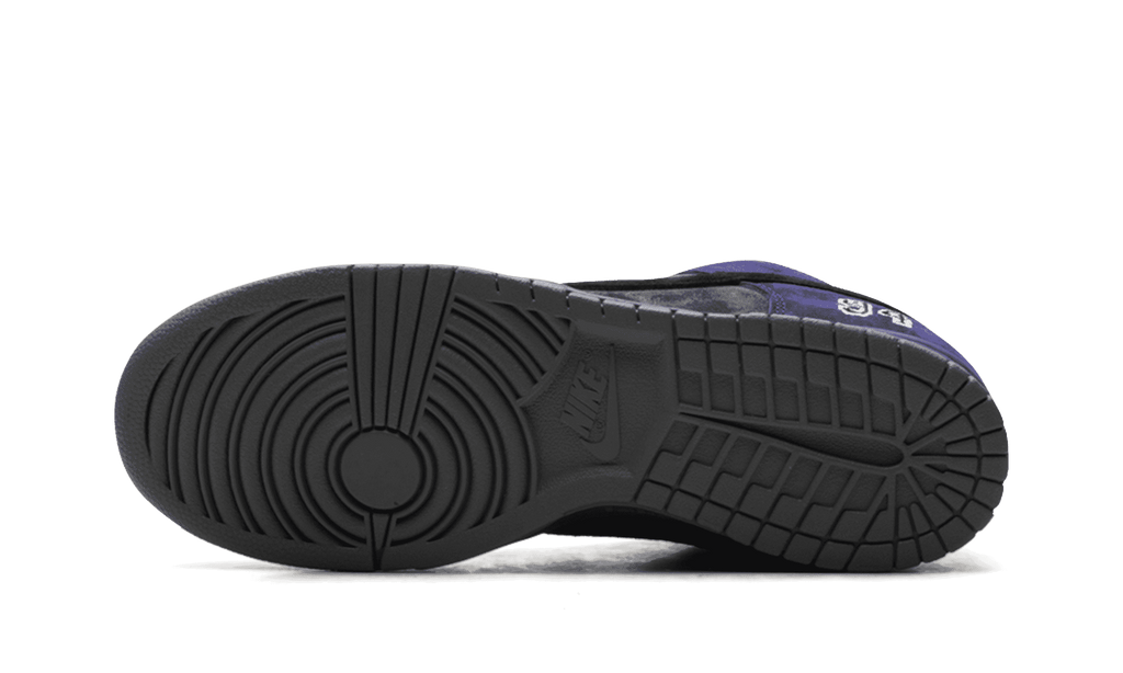 SB Dunk Low “Supreme – Ink”