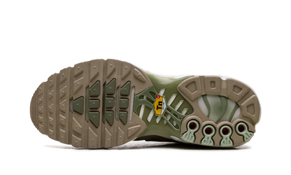 Air Max Plus WMNS "Light Bone / Honeydew / Alligator" DX8954 001