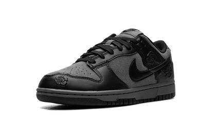Dunk Low WMNS "Black Roses" HF1986 001