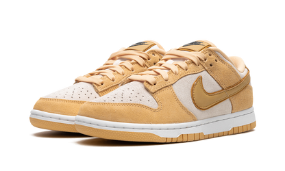 DUNK LOW WMNS "Celestial Gold Suede" DV7411 200