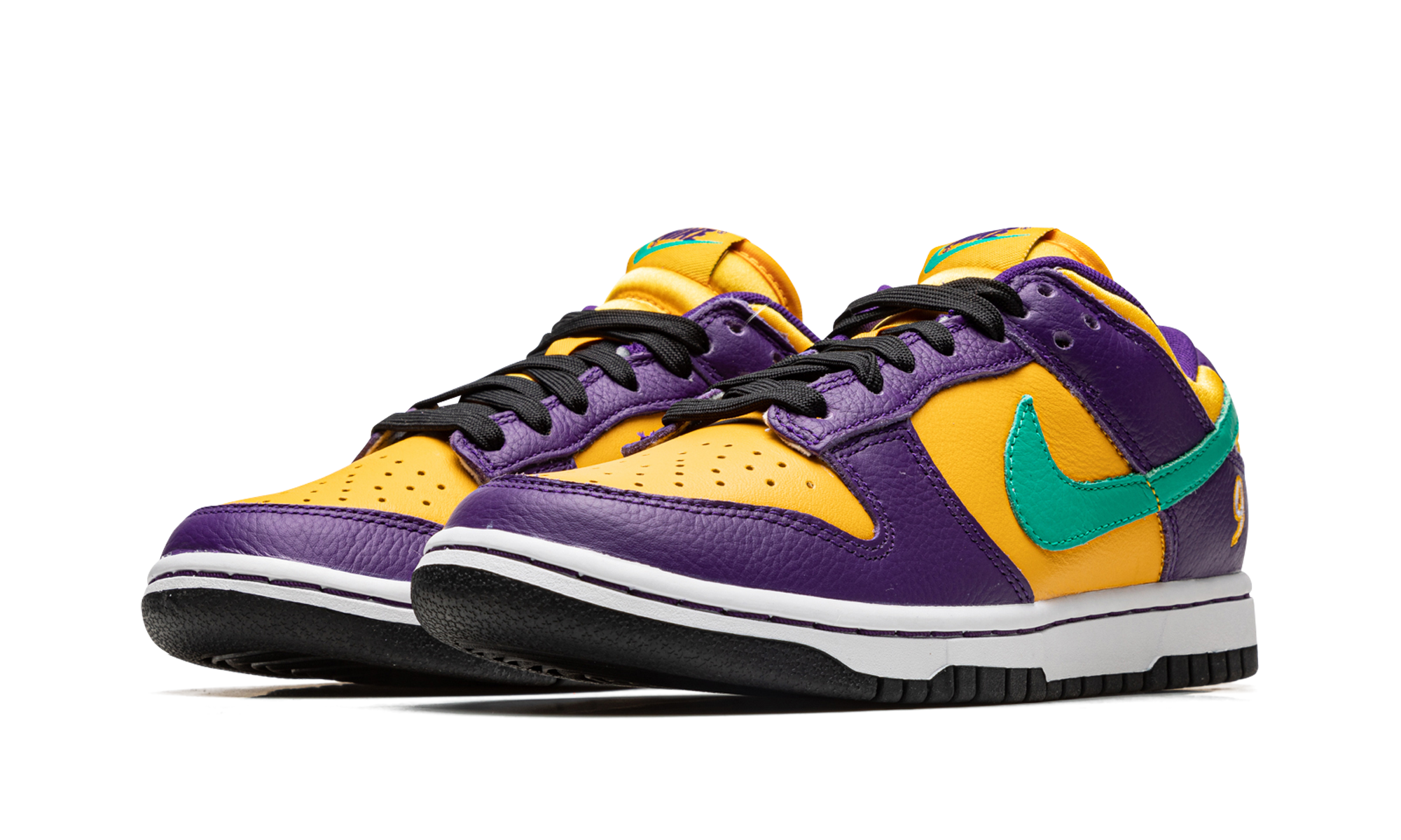 DUNK LOW WMNS "Lisa Leslie" DO9581 500