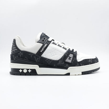Louis Vuitton Trainer White Black White