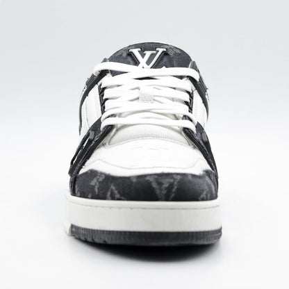 Louis Vuitton Trainer White Black White