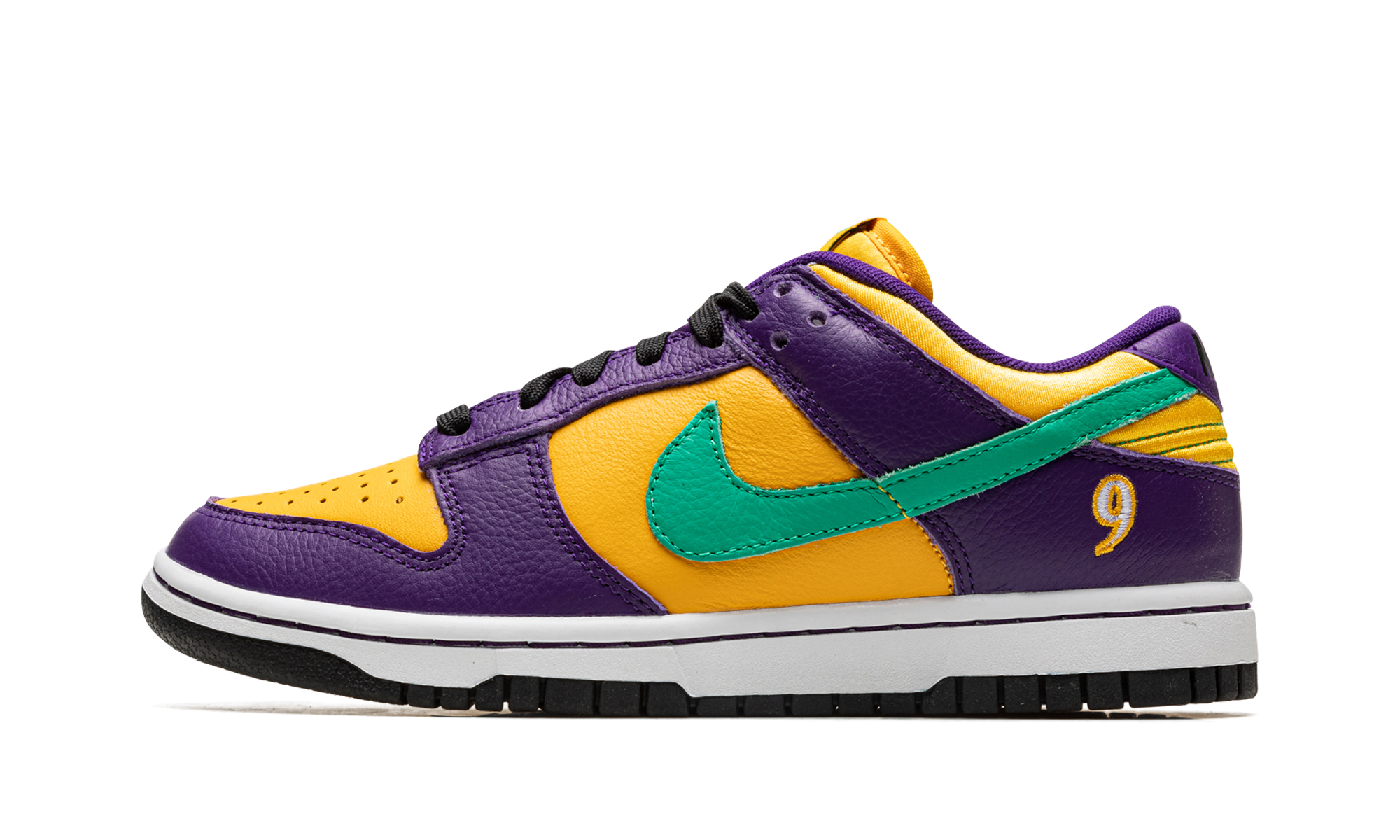 DUNK LOW WMNS "Lisa Leslie" DO9581 500