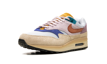 AIR MAX 1 &