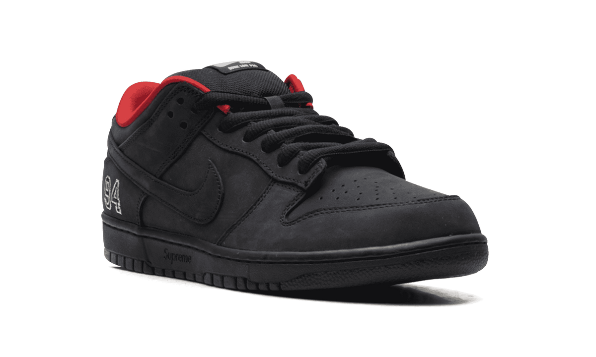 SB Dunk Low “Supreme – Black”