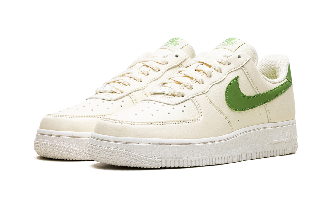 NIKE AIR FORCE 1 &
