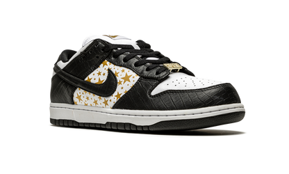 SB Dunk Low "Supreme - Stars - Black" DH3228 102