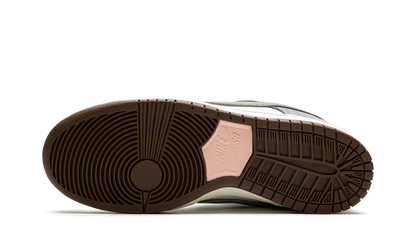 SB Dunk Low "Yuto Horigome" FQ1180 001