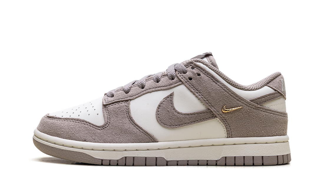 Dunk Low WMNS "Malt Gold Mini Swoosh" IB4417 105