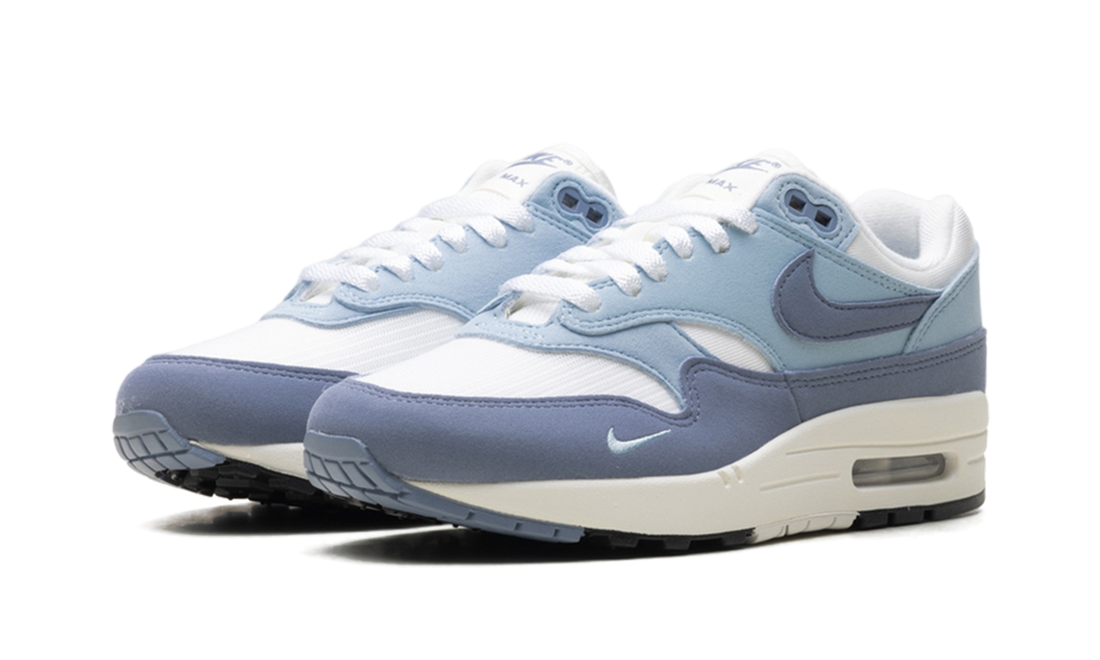 Nike Air Max 1 &
