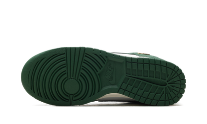 Dunk Low WMNS "Mini Swoosh - Gorge Green" IB4417 100