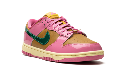 DUNK LOW WMNS "Parris Goebel" FN2721 600