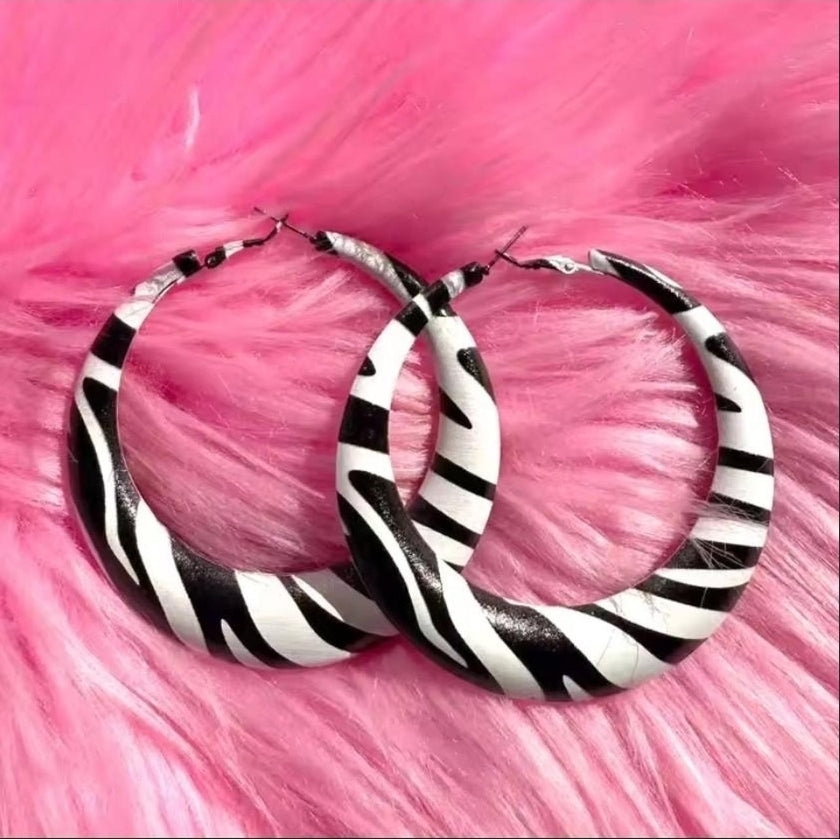 Women's earrings