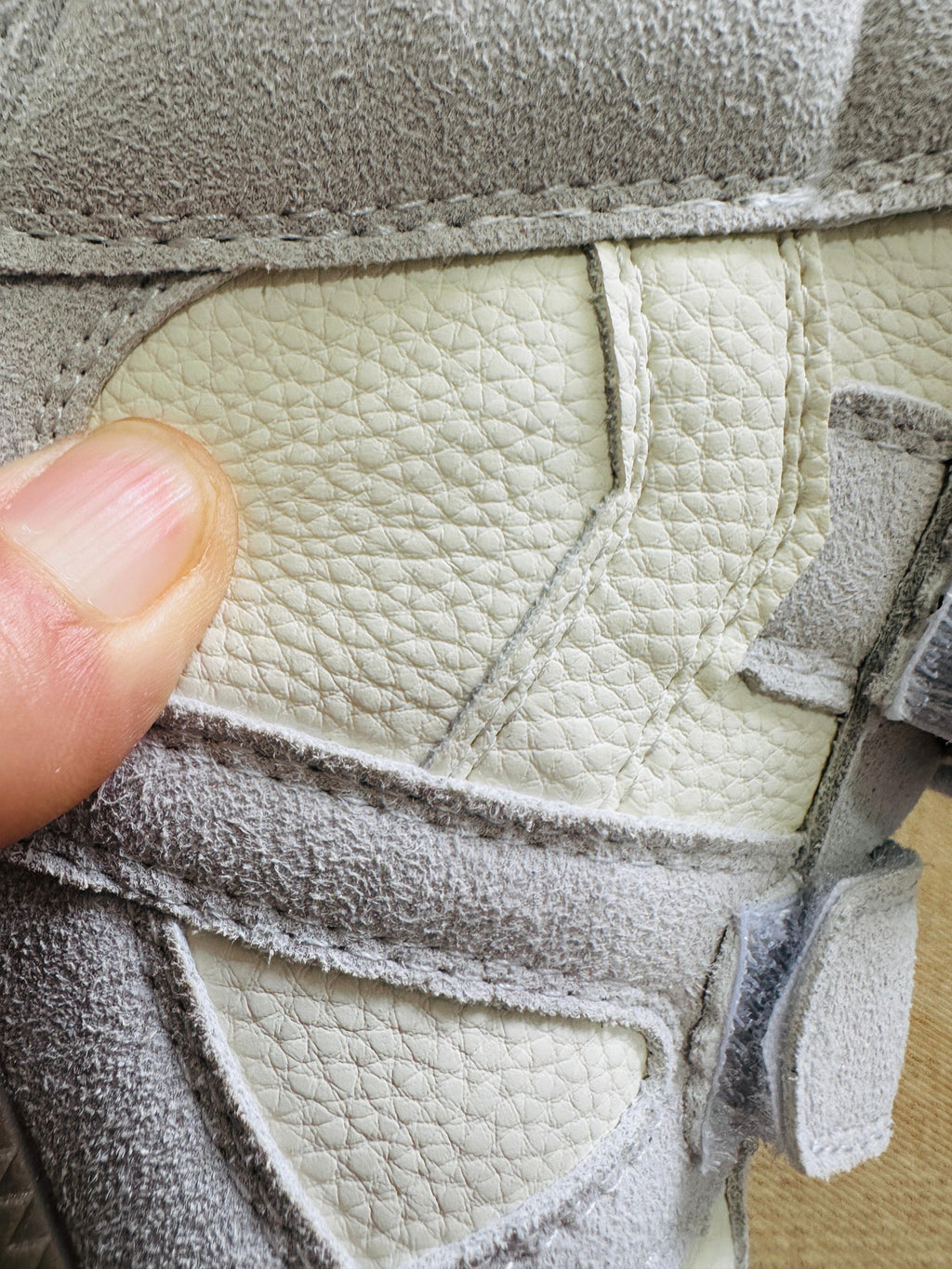 Women's suede wedge sneakers