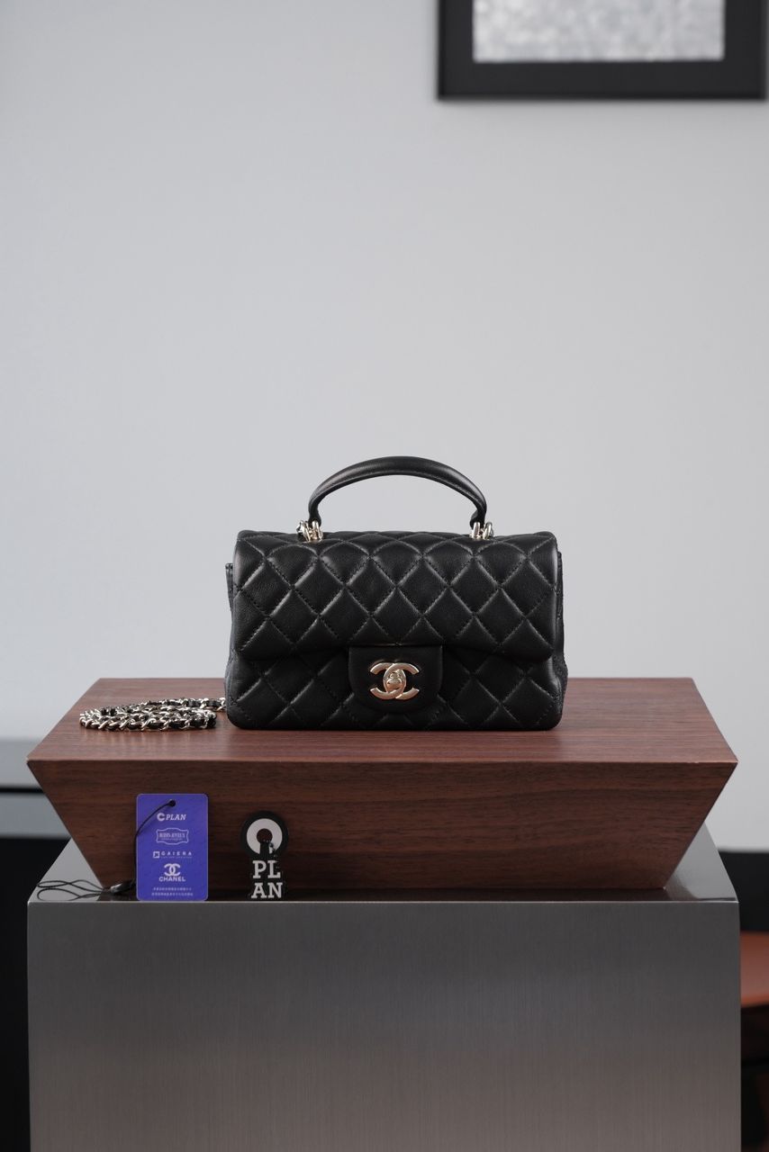 Chanel women&