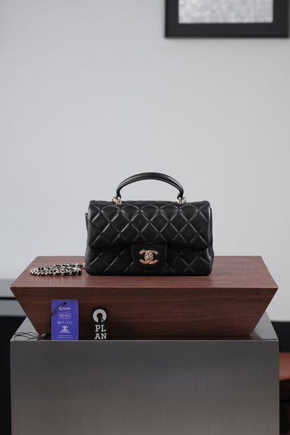 Chanel women&