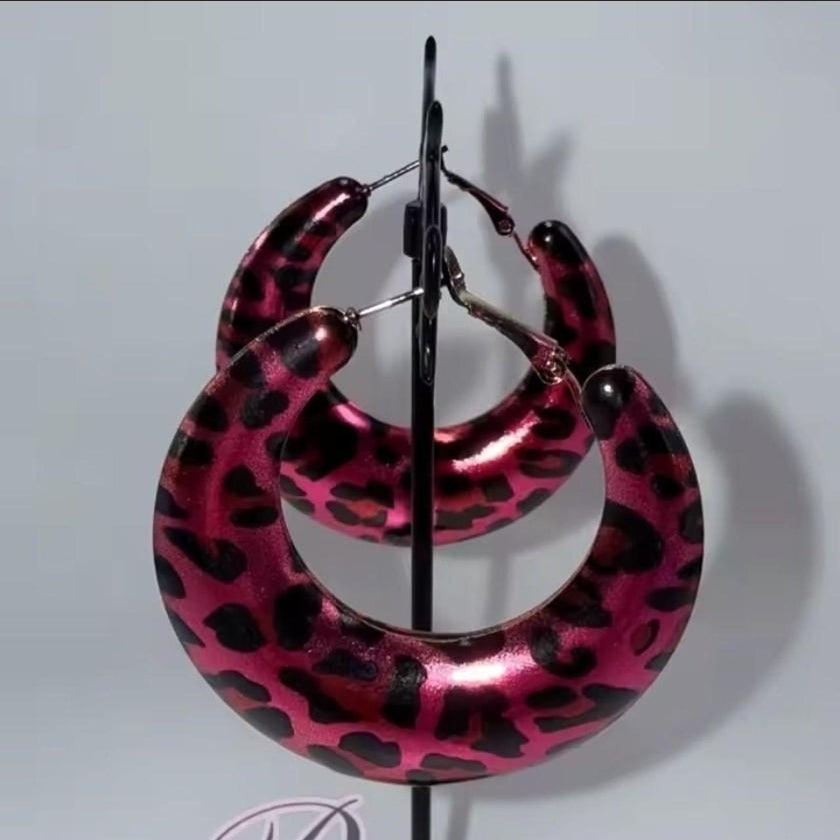 Women's earrings