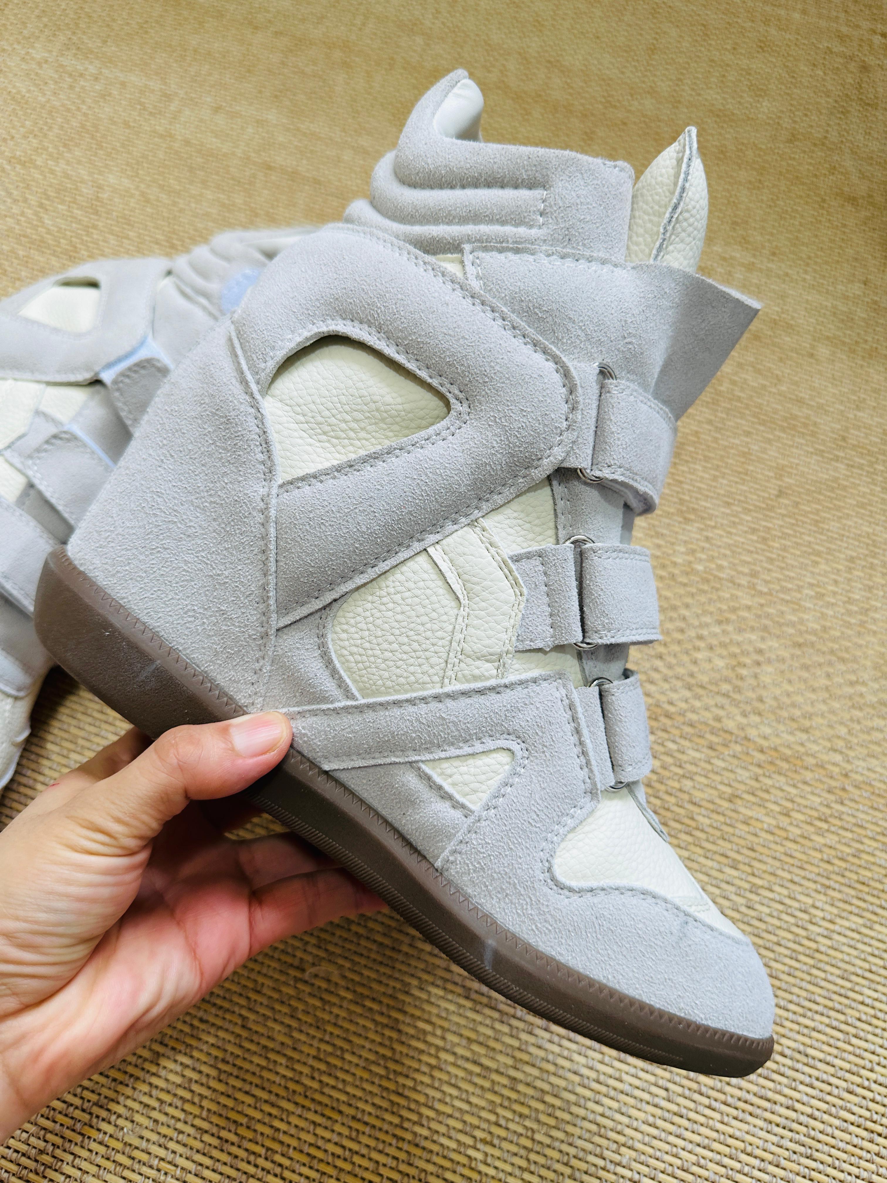 Women's suede wedge sneakers
