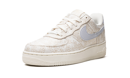 AIR FORCE 1 &