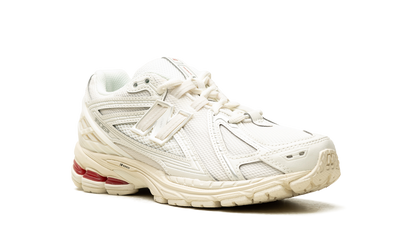 1906R "Angora/Sea Salt/Shadow Red" U19066KA