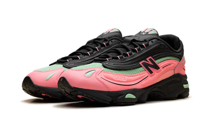 1000 "Black / Pink - Footlocker Exclusive" M1000FDM