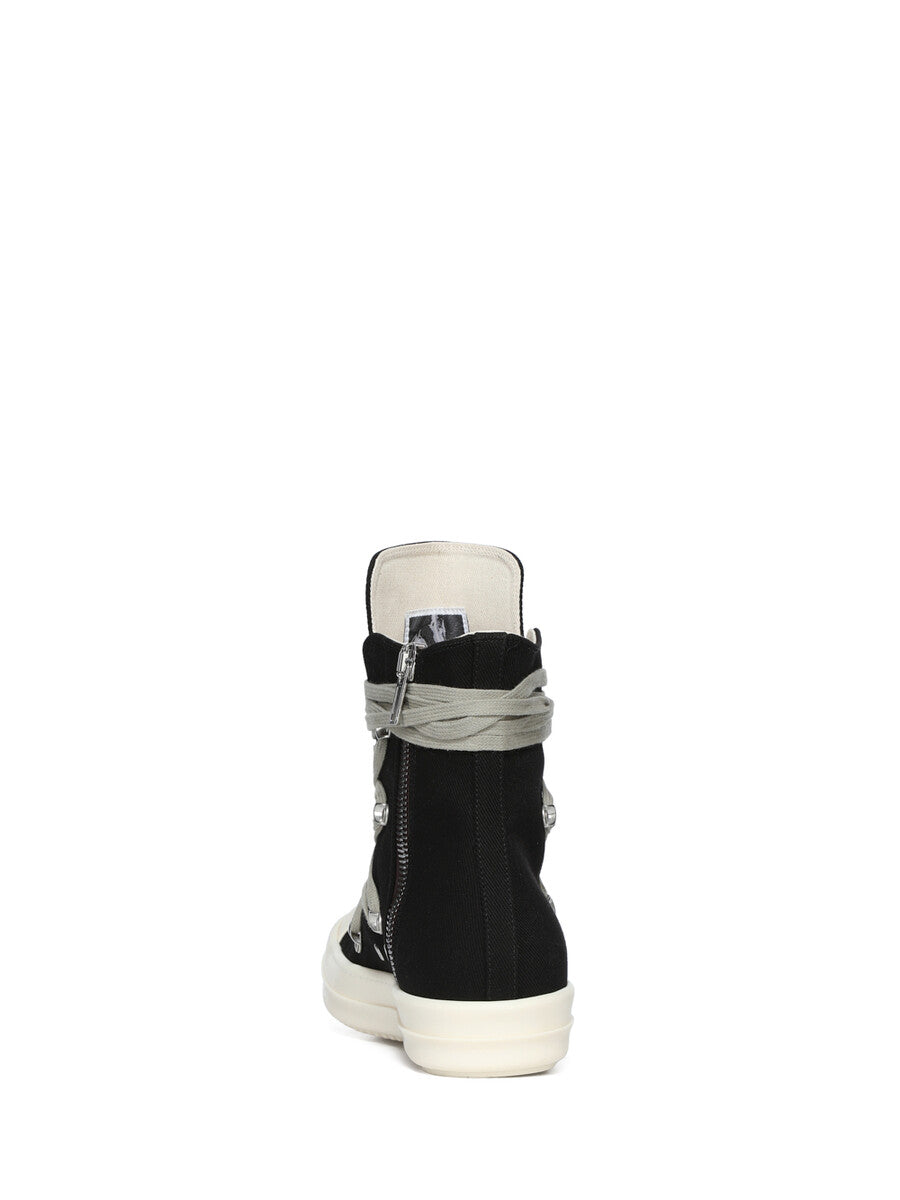 DU01F4809_DOW1_911 | MEGALACE® SNEAKS