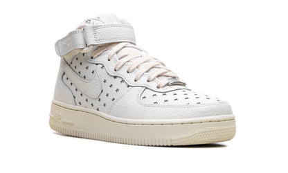 AIR FORCE 1 MID WMNS "CUT OUT STARS" DV3451 100