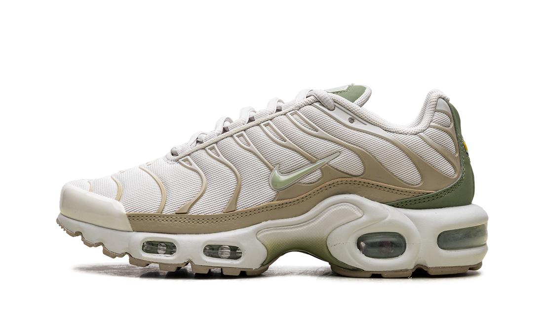 Air Max Plus WMNS "Light Bone / Honeydew / Alligator" DX8954 001