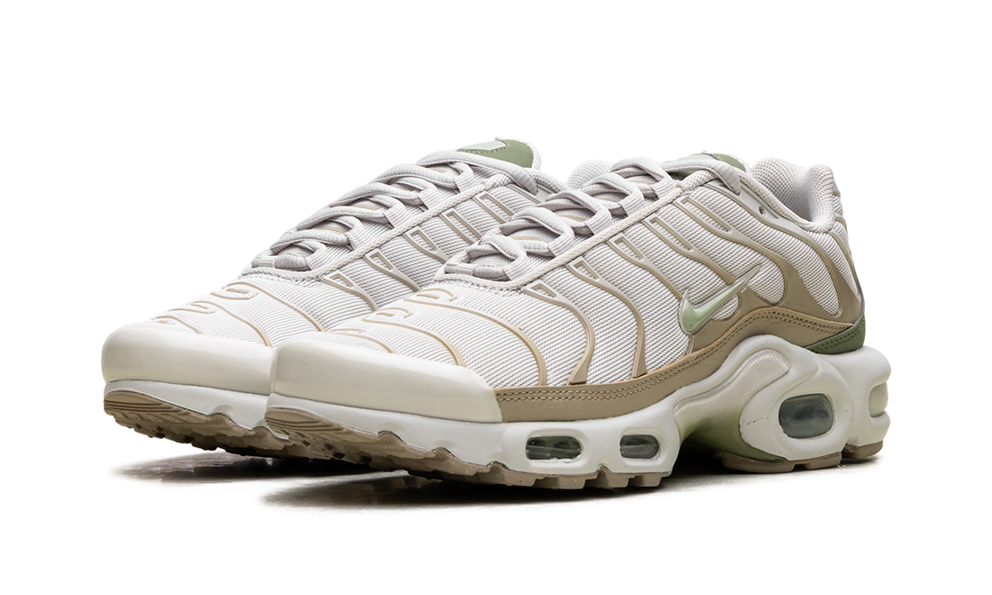 Air Max Plus WMNS "Light Bone / Honeydew / Alligator" DX8954 001