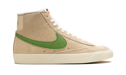 NIKE BLAZER MID &