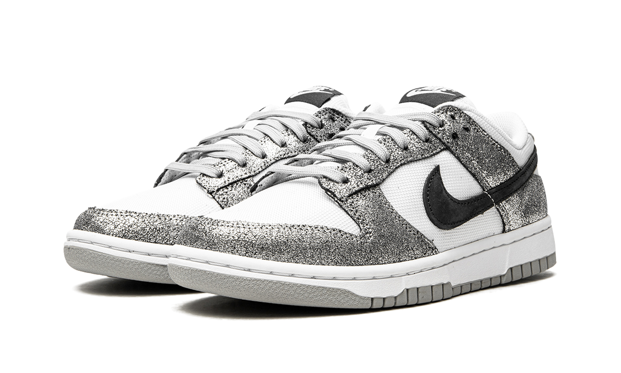 Dunk Low SE WMNS "Golden Gals" DO5882 001