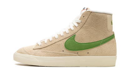 NIKE BLAZER MID &