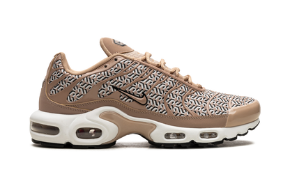 AIR MAX PLUS WMNS "United In Victory" FB2557 200