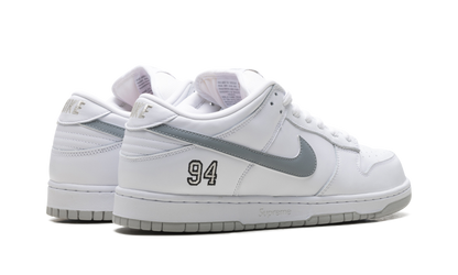 SB Dunk Low "Supreme - White" HQ8487 100