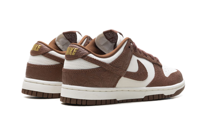 Dunk Low WMNS "Embossed Baroque Sail Fauna Brown" IF3944 100