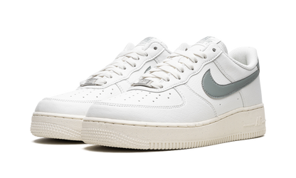 AIR FORCE 1 &