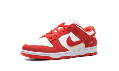 Dunk Low WMNS "Sail White Metallic Silver Light Crimson" IO4244 103