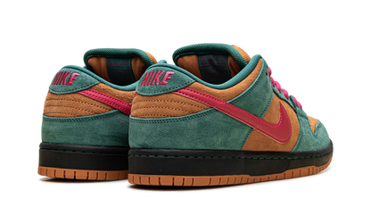 SB Dunk Low Pro "Green Noise Watermelon" HQ1625 301