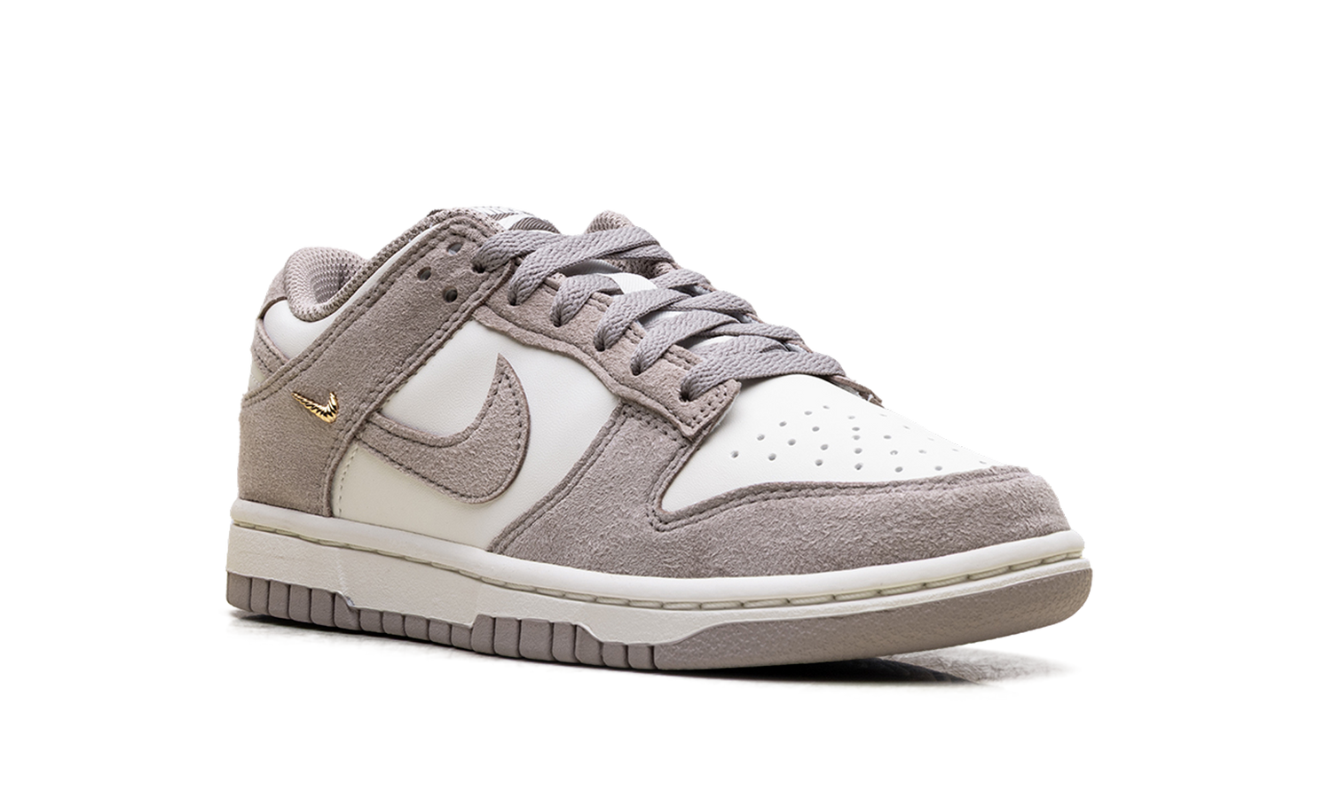 Dunk Low WMNS "Malt Gold Mini Swoosh" IB4417 105