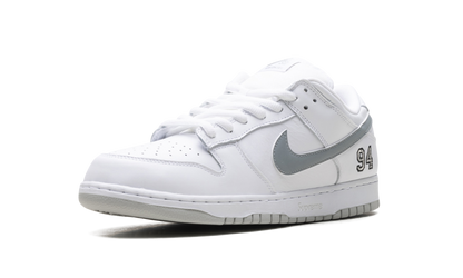 SB Dunk Low "Supreme - White" HQ8487 100