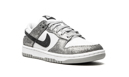 Dunk Low SE WMNS "Golden Gals" DO5882 001